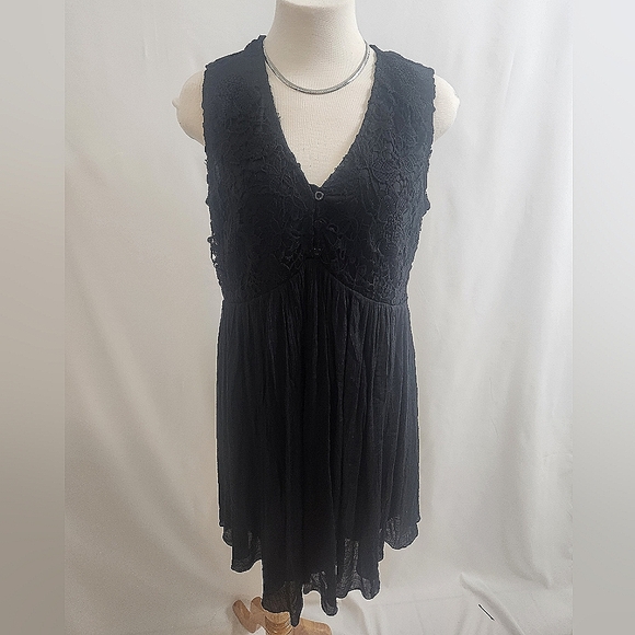 Little Black Dress Size Large - Picture 5 of 15